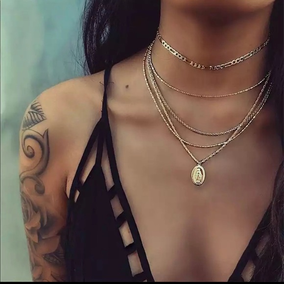 Jewelry - Gold Layered Mary Pendant Chain Necklace